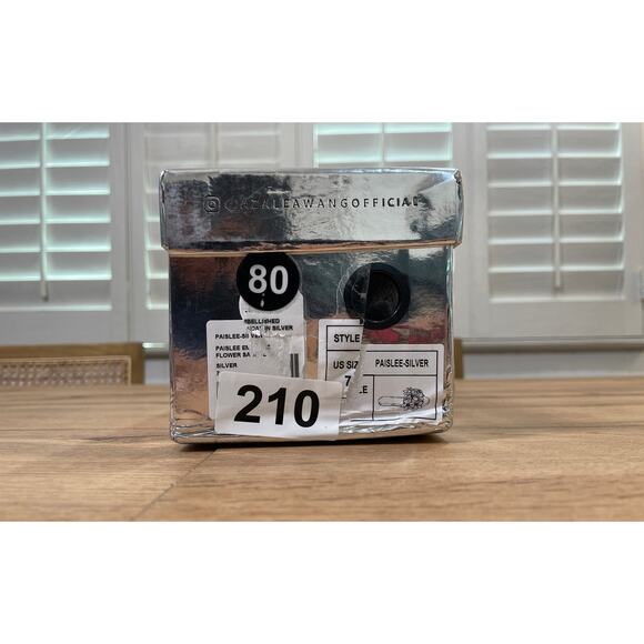 Azalea Wang Women's Estelle Paislee Flower Slide Sandals Silver Size 7 NIB - Picture 12 of 14